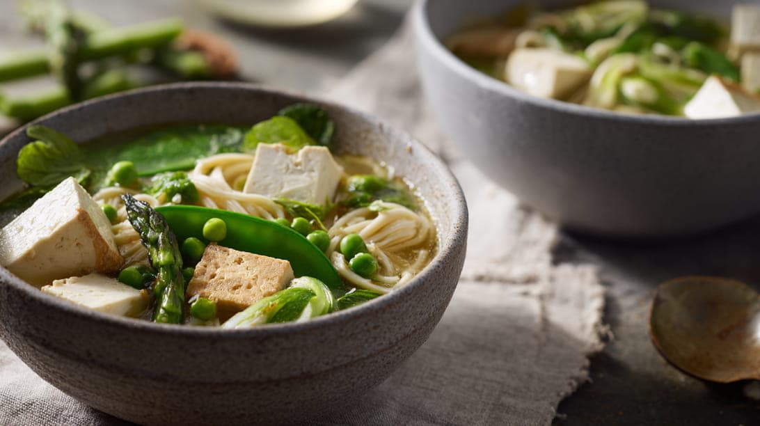 Asia-Nudelsuppe mit Tofu